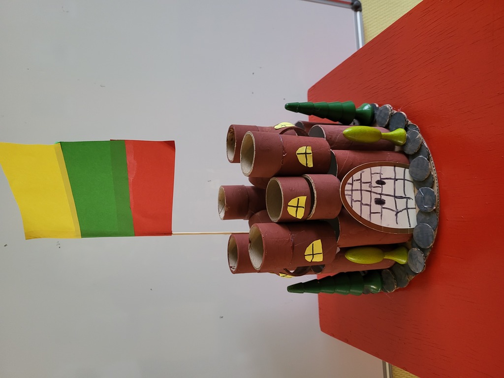 Dalyvaujame respublikinėje ikimokyklinio ir priešmokyklinio amžiaus vaikų virtualioje kūrybinių-inžinerinių darbų parodoje „Lietuva vaiko širdyje“